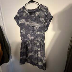 GAP Navy Blue and White Abstract Geometric Hatch Print Short Sleeve Dress